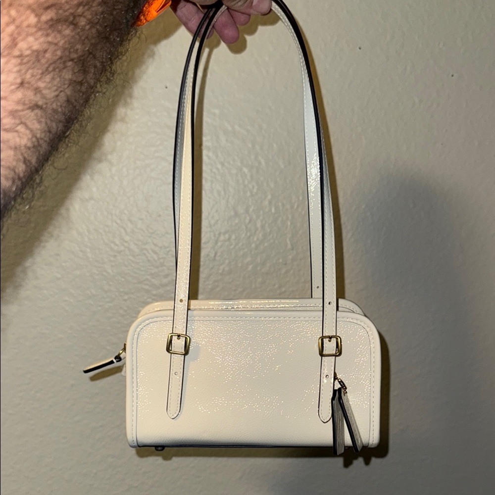 AUTHENTIC NWT Coach Swing Zip Bag 20
